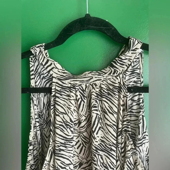 Gilli Sleeveless Dress Blouse Size‎ Small Super Cute for Work! EUC - Picture 2 of 6